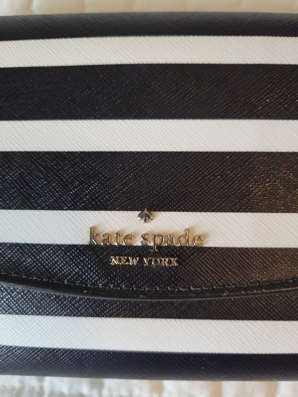 kate spade Laurel Way Winni Black & White Stripe Crossbody Wallet - Picture 2 of 9